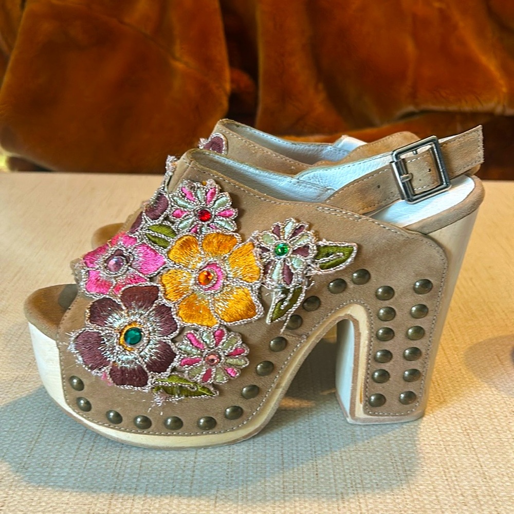 Jeffrey Campbell platform heels size 9